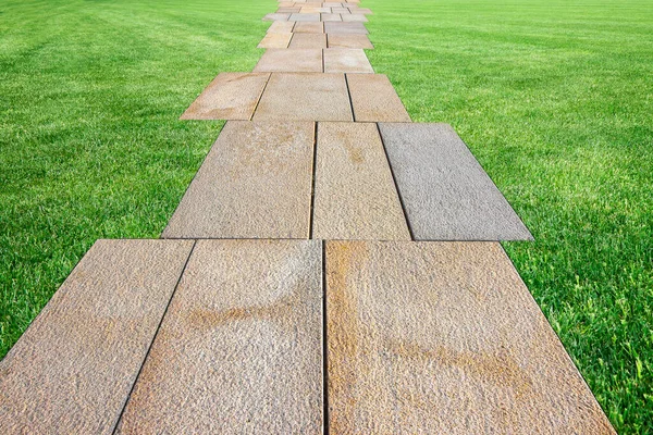 Новая Тротуарная Плитка Общественном Парке Каменных Блоков Пешеходной Зоне Свежей — стоковое фото