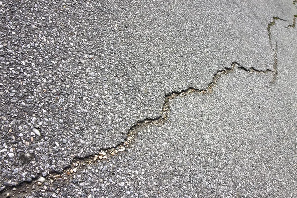 Bozuk asfalt yol — Stok fotoğraf