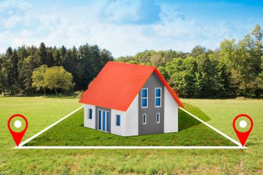 Arazi yönetimi - boş arazili emlak kavramı, küçük ev modelinin satıldığı bir yerleşim bölgesinde inşaat ve konut geliştirme için uygun olan buğday tarlasında yalnız ağaç