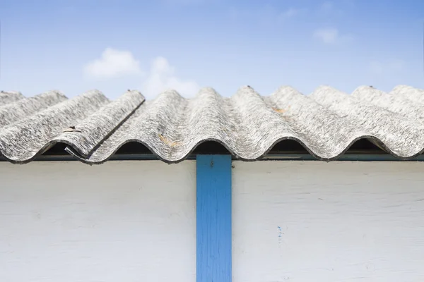 Dangerous asbestos roof — Stock Photo, Image