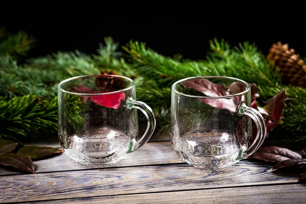 Twee Lege Glazen Doorzichtige Kopjes Mokken Een Vintage Houten Glazen — Stockfoto