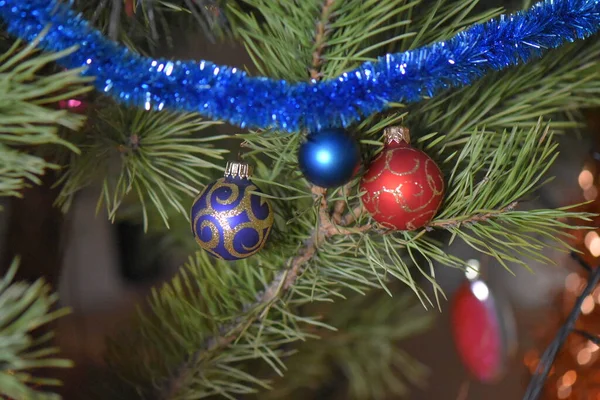 Árbol Navidad Con Decoraciones —  Fotos de Stock