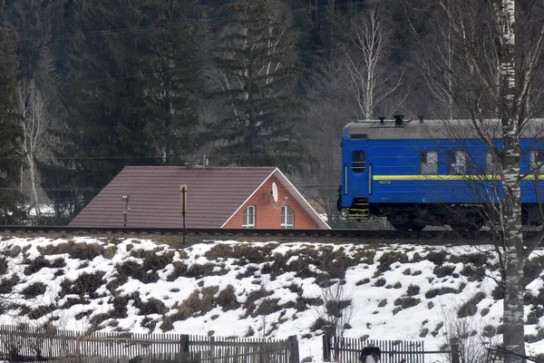 Tåg Skogsbyn — Stockfoto