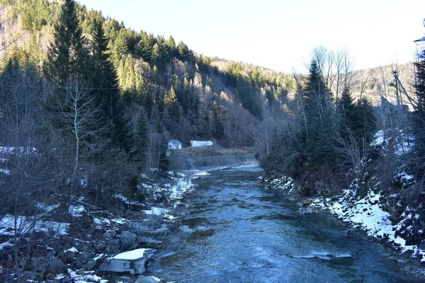 Ποταμός Βουνού Χειμώνα — Φωτογραφία Αρχείου