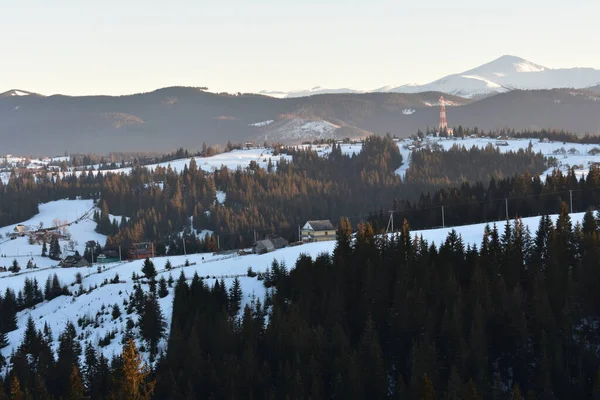 Kışın Dağlarda Gün Batımı — Stok fotoğraf