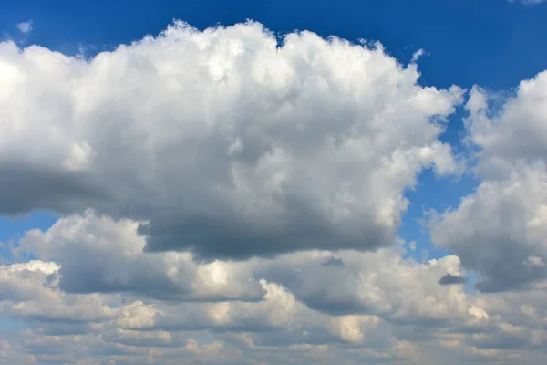 Cumulus Chmury Tło Błękitnym Niebie — Zdjęcie stockowe