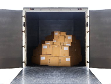 Paket Kutuları Kargo Konteynır Kamyonu ile Yüklendi. Teslimat, Sevkiyat Kutuları, Kargo Nakliye Aracı Taşıma ve Lojistik.