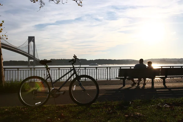 Fahrrad im Herbstpark — Stockfoto