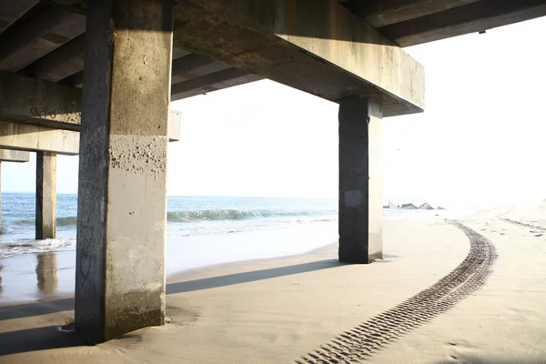 Voetafdrukken op het zand — Stockfoto