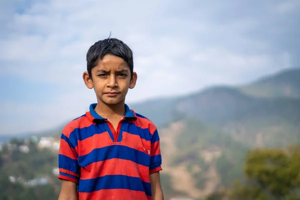 Portrait Young Kid Looking Camera Blurred Mountains Background — Stock Photo, Image