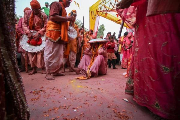 Mathura Uttar Pradesh India Stycznia 2020 Szerokie Ujęcie Ludzi Grających — Zdjęcie stockowe