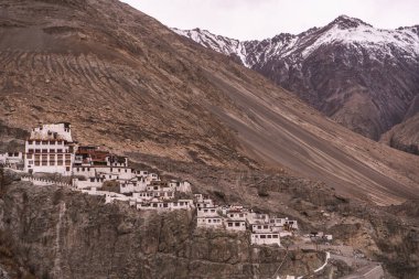 Dikshit Manastırı, Diskhit Gompa Tibet Budist Manastırı Sarı Şapka, Ladakh, Jammu ve Kaşmir, Hindistan, Leh Ladakh, Hindistan 'da ünlü bir yer..