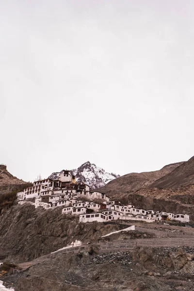 Монастырь Дикшит Гомпа Тибетский Буддийский Монастырь Желтой Шляпы Ладакх Джамму — стоковое фото