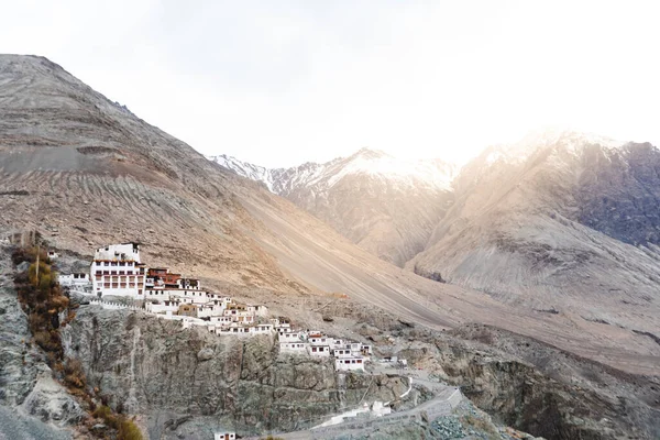 Dikshit Klasztor Diskhit Gompa Tybetański Klasztor Buddyjski Żółty Kapelusz Ladakh — Zdjęcie stockowe