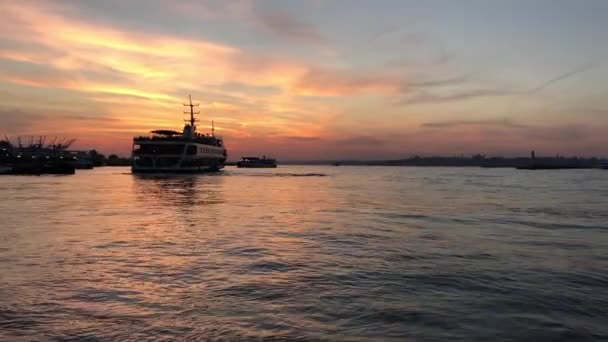 Istanbul Bosphorus Sunset Ships Kadikoy Seen Hagia Sophia Blue Mosque — Stock Video