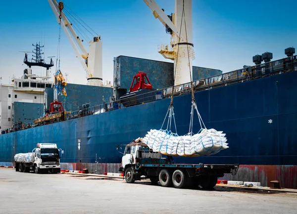 Cilindros Elevação Guindastes Navios Carga Sacos Açúcar Caminhão Carga Porão — Fotografia de Stock