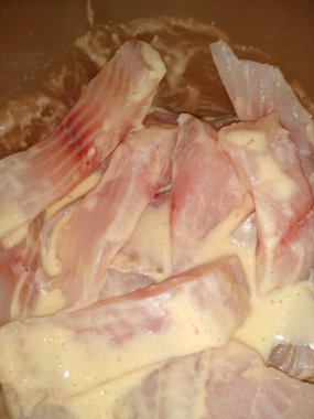 Hamurda balık pişirme işlemi