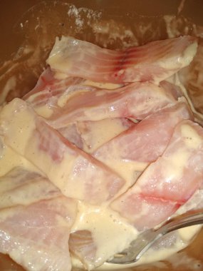 Hamurda balık pişirme işlemi