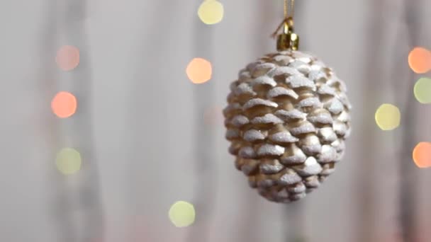 Kerstboom Speelgoed Vorm Van Een Sparren Kegel Close Mooie Kerstboom — Stockvideo