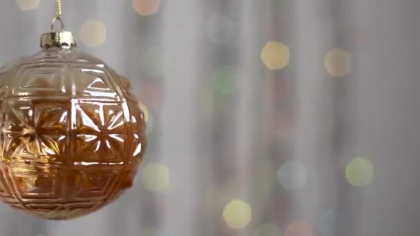 Bonito Brinquedo Árvore Natal Pendura Fundo Luzes Natal Multi Coloridas — Vídeo de Stock