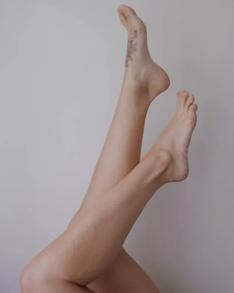 Όμορφη Γυναίκα Πόδια Χωρίς Retouch — Φωτογραφία Αρχείου