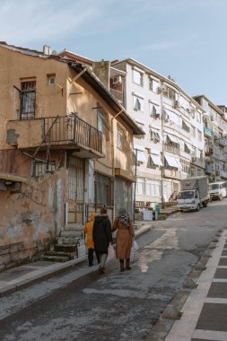 İstanbul sokaklarında salgın var.