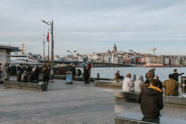 İstanbul sokaklarında salgın var.