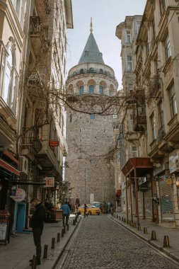 İstanbul, Türkiye - 02 Şubat 2021: Salgın zamanında İstanbul sokaklarının manzarası