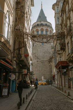 İstanbul Türkiye - 02 Şubat 2021: İstanbul sokaklarının salgın zamanı