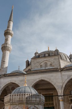 İstanbul, Türkiye - 01 Şubat 2021: Eski İstanbul camisi