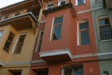 İstanbul, Türkiye - 02 Şubat 2021: İstanbul Caddesi 'ndeki pandemik zaman manzarası