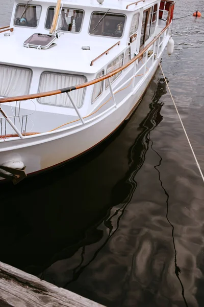 Wyborg Russland 2021 Weißes Boot Auf Dem Dock — Stockfoto