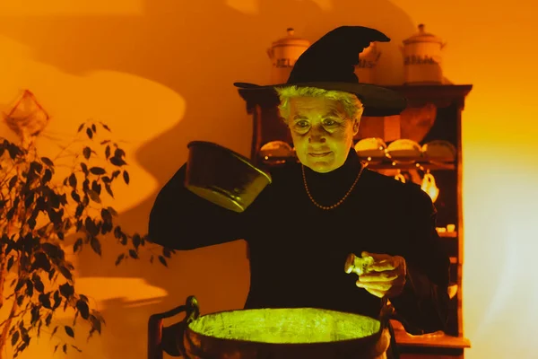 Halloween Witch Woman Magic Pot Spells Old Woman Witches Hat — Stock Photo, Image