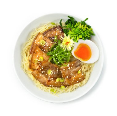 Vermicelli Eriştesi (Bun Cha) Vietnam usulü ızgara domuz köftesi ve Erişte Otantik Kuzey Vietnam klasiği