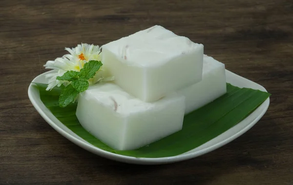 Coconut Milk Jelly Woon Kati Thai Dessert Dekorasi Daun Pisang Stok Gambar Bebas Royalti