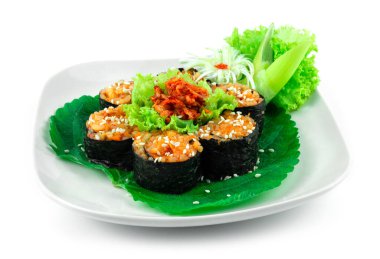 Gimbap Kimchi çiçek şekli de Kimbap olarak hecelenir. Mükemmel bir yemek Kore usulü ev yapımı. Isırık büyüklüğünde dilimler halinde servis edilir.