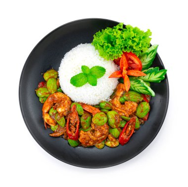 Kızarmış Kokuşmuş Fasulye (Acı Fasulye) karides ve karides ezmesi ile karıştırılmış Pirinç Tarifi (Goong Pad Kapi Sator) Tayland Gıda Baharatlı Köri