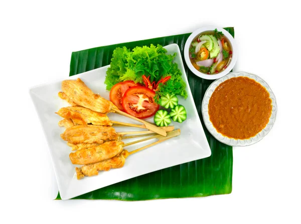 Chicken Satay Grilled Chicken Skewers Disajikan Dengan Saus Kacang Cabai — Stok Foto