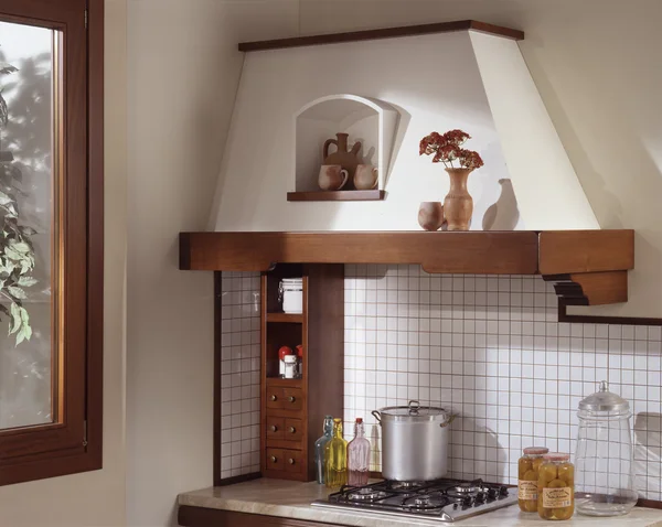 Κουζινάκι με κουκούλα τοιχοποιίας — Φωτογραφία Αρχείου