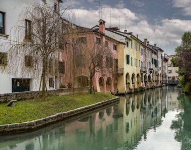 Treviso 'ya bir bakış, İtalya' nın tarihi bir kasabası. 