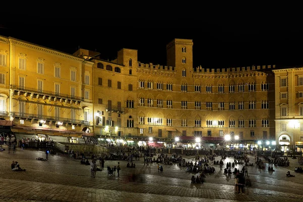 Piazza Siena Wieczorem Włoszech — Zdjęcie stockowe
