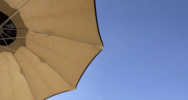 Sfondo con ombrellone — Foto Stock