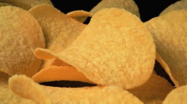 Patates cipsi. Macro shot altın çipler