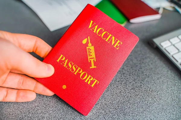 Pasaport, Covid aşısı. Seyahat Uluslararası Aşı Sertifikası Stok Resim
