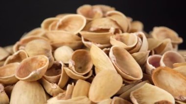 Çekirdek dönmeden boş fıstık kabuğu