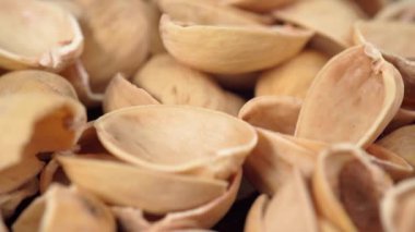 Fıstıklı makronun kabuğu. Cevizsiz boş kabuk