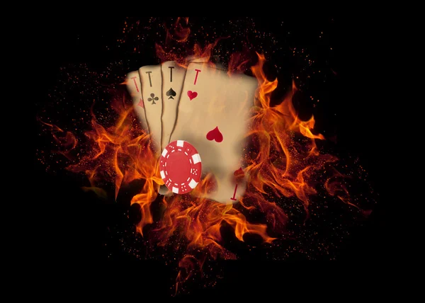 İskambil ve cips yanıyor. Casino kavramı — Stok fotoğraf