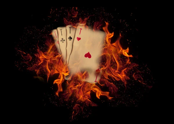 A jogar cartas a arder. conceito de casino — Fotografia de Stock