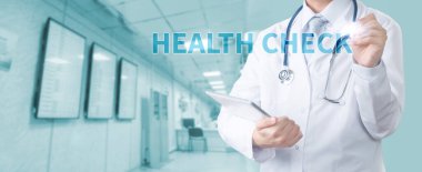 Doktor dijital tablet kullanıyor. Sağlık ve Tıp Konsepti.