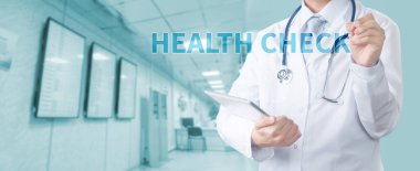 Doktor dijital tablet kullanıyor. Sağlık ve Tıp Konsepti.